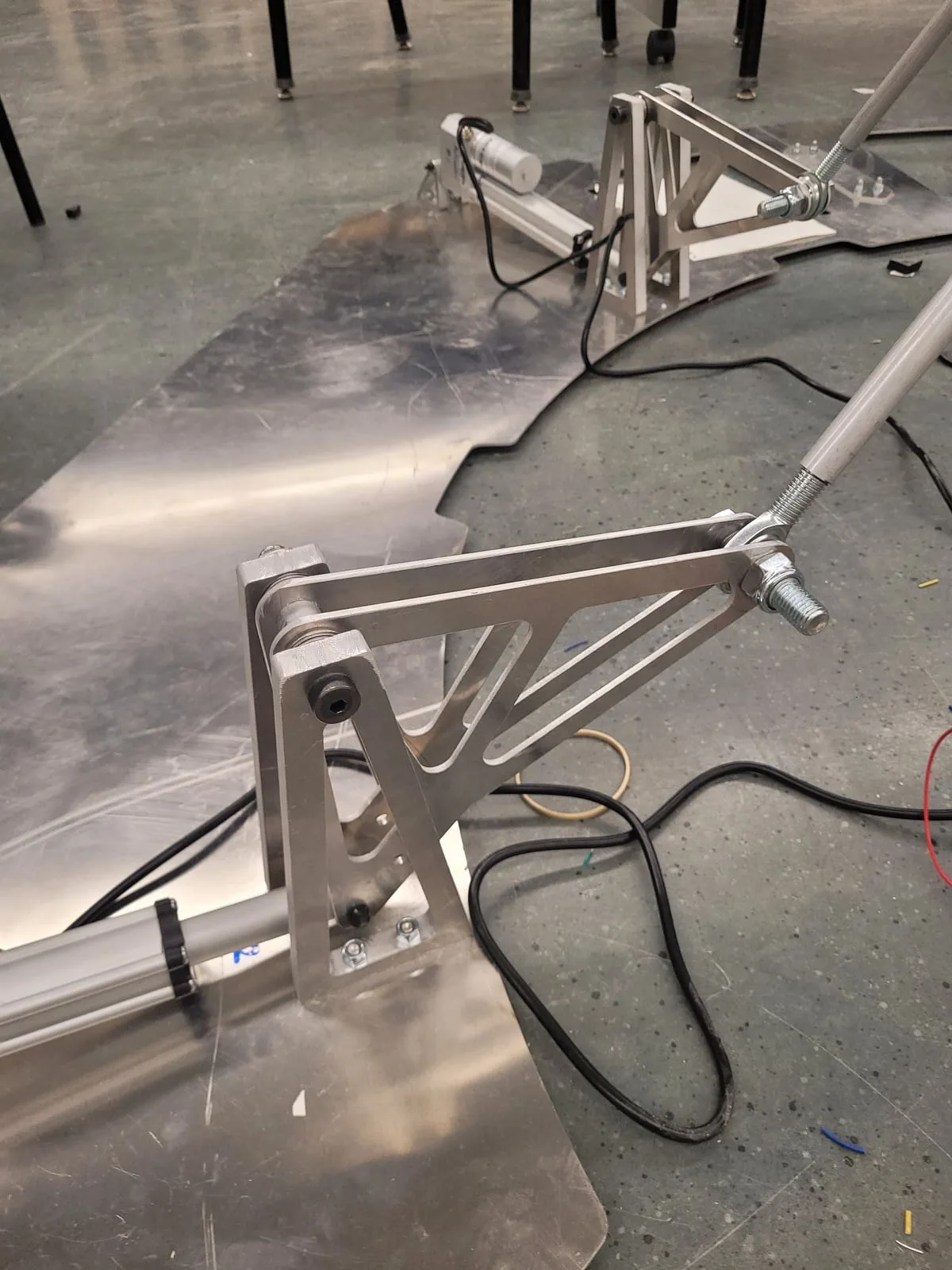 Bellcrank linkage close-up